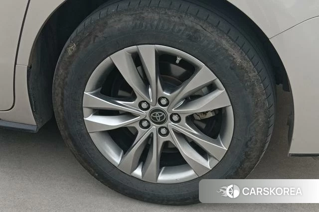 Toyota Sienna 2022 Серебристо-серый из Китая, фото 6