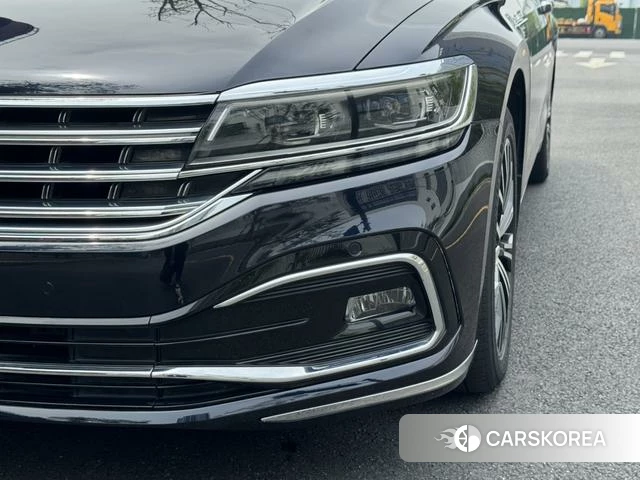 Volkswagen Phideon 2022 Синий из Китая, фото 6
