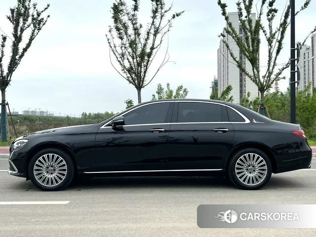 Mercedes-Benz E-Class 2023 Черный из Китая, фото 6