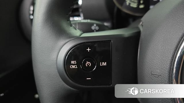 Mini Cooper Clubman 2023 Белый из Кореи, фото 6