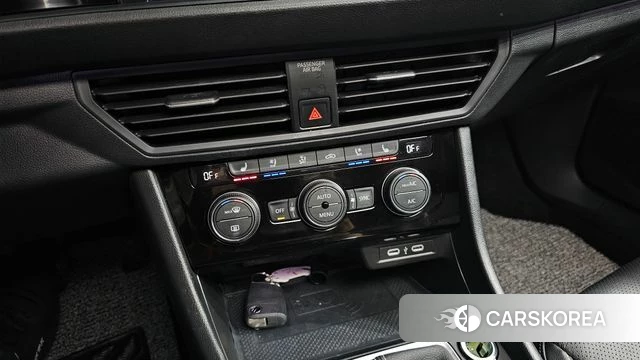 Volkswagen 7th Generation of Jetta 2024 Черный из Кореи, фото 6