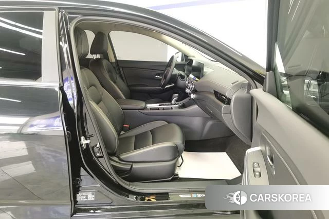Nissan Sylphy 2024 Черный из Китая, фото 5
