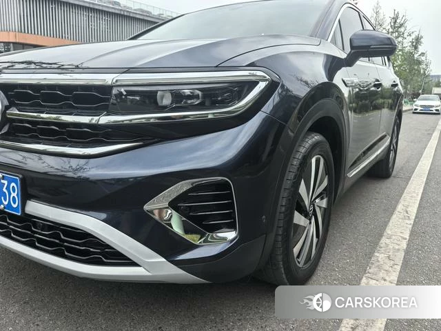 Volkswagen Talagon 2022 Темно-серый из Китая, фото 6