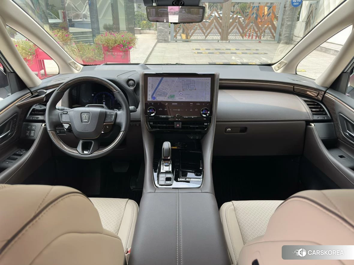 Toyota Vellfire 2023 Белый из Китая, фото 6