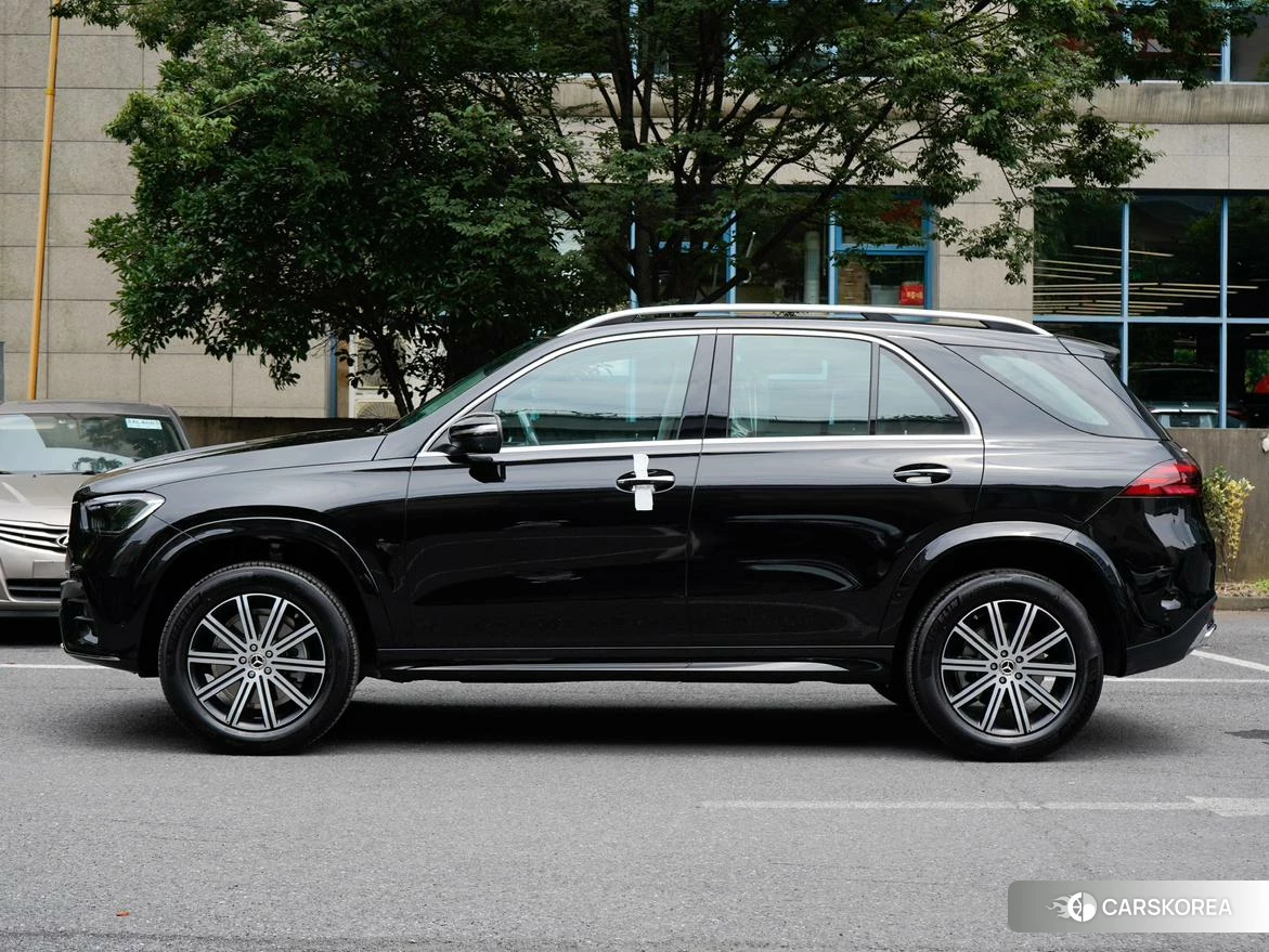 Mercedes-Benz GLE 2024 Черный из Китая, фото 6