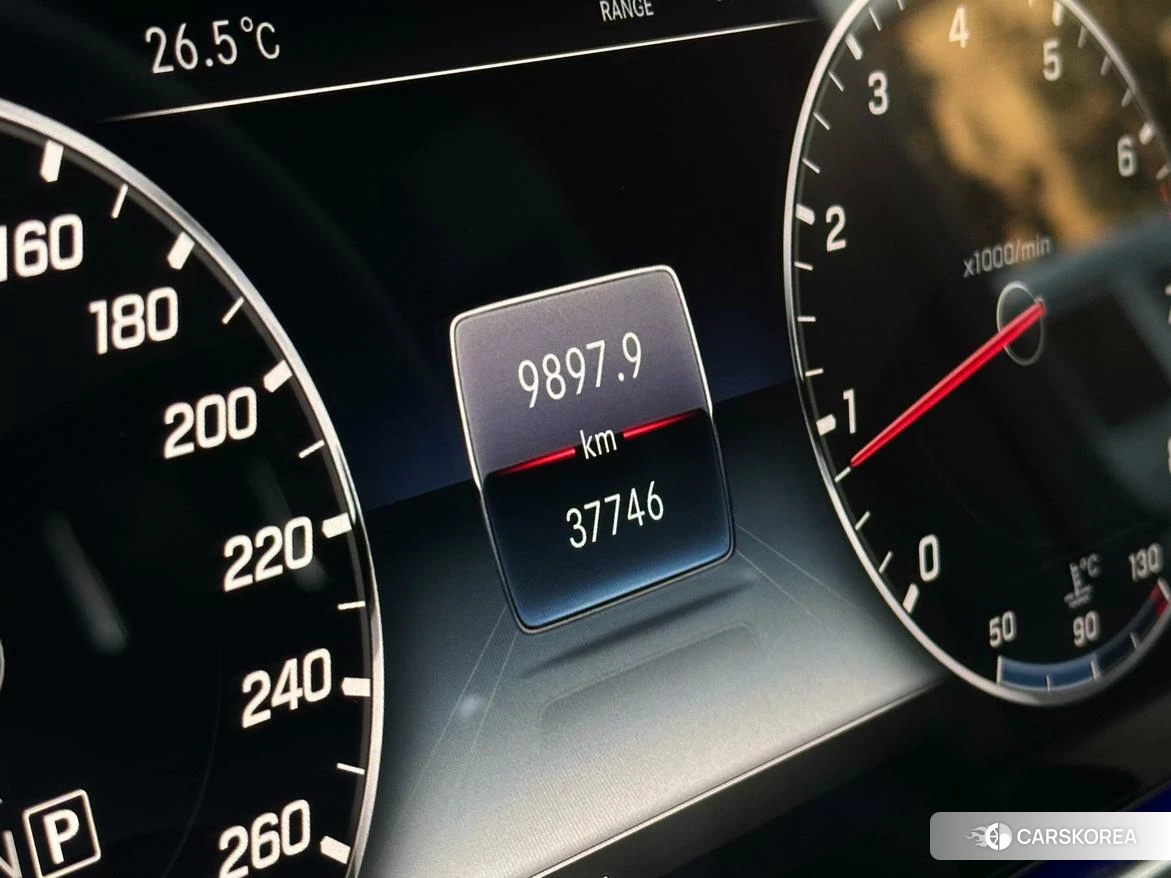 Mercedes-Benz G-Class 2023 Белый из Китая, фото 6