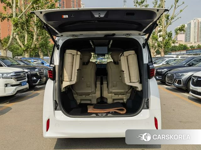 Toyota Alphard 2024 Белый из Китая, фото 6