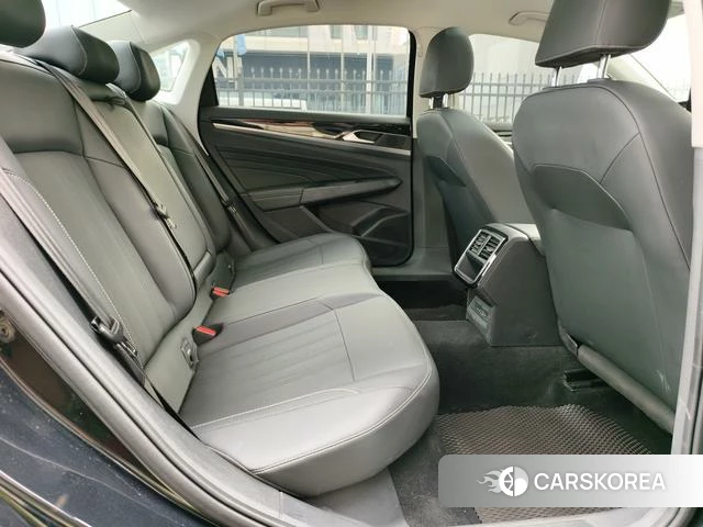 Volkswagen Passat 2025 Черный из Китая, фото 6