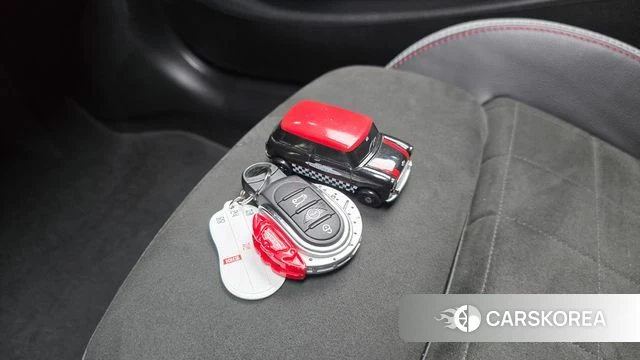 Mini Cooper S 2023 Белый из Кореи, фото 6