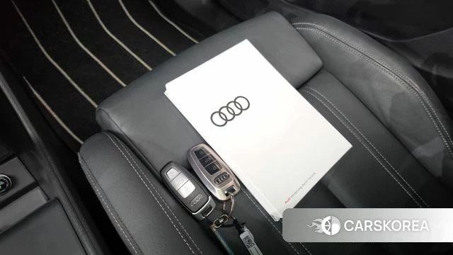 Audi Q4 e-Tron (F4) 2023 Серебристо-серый из Кореи, фото 6