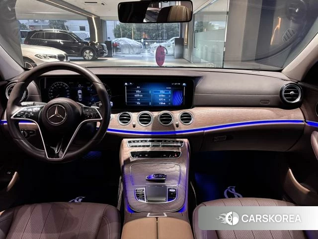 Mercedes-Benz E-Class 2023 Черный из Китая, фото 6