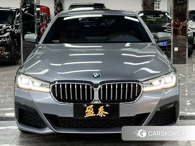 BMW 5 series 2022 Темно-серый из Китая, фото 6