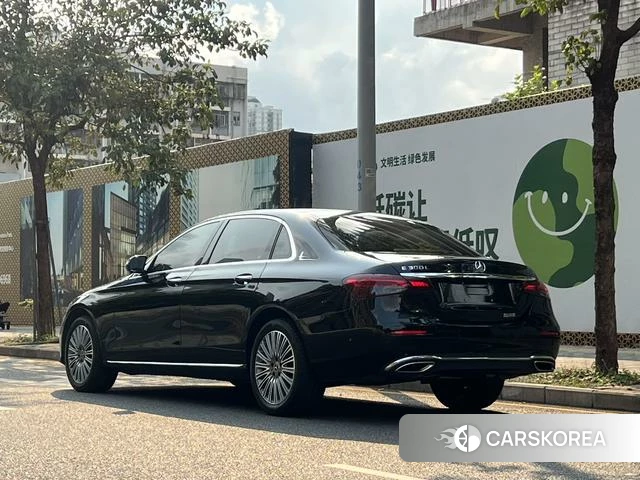 Mercedes-Benz E-Class 2024 Черный из Китая, фото 6