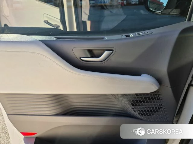 Hyundai Staria 2024 Белый из Кореи, фото 6