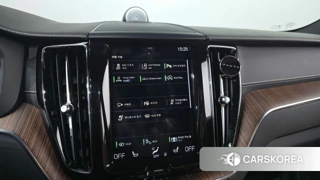 Volvo XC60 second Generation 2021 Белый из Кореи, фото 6