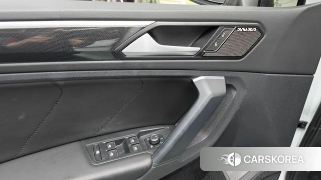 Volkswagen Tiguan second Generation 2021 Белый из Кореи, фото 6