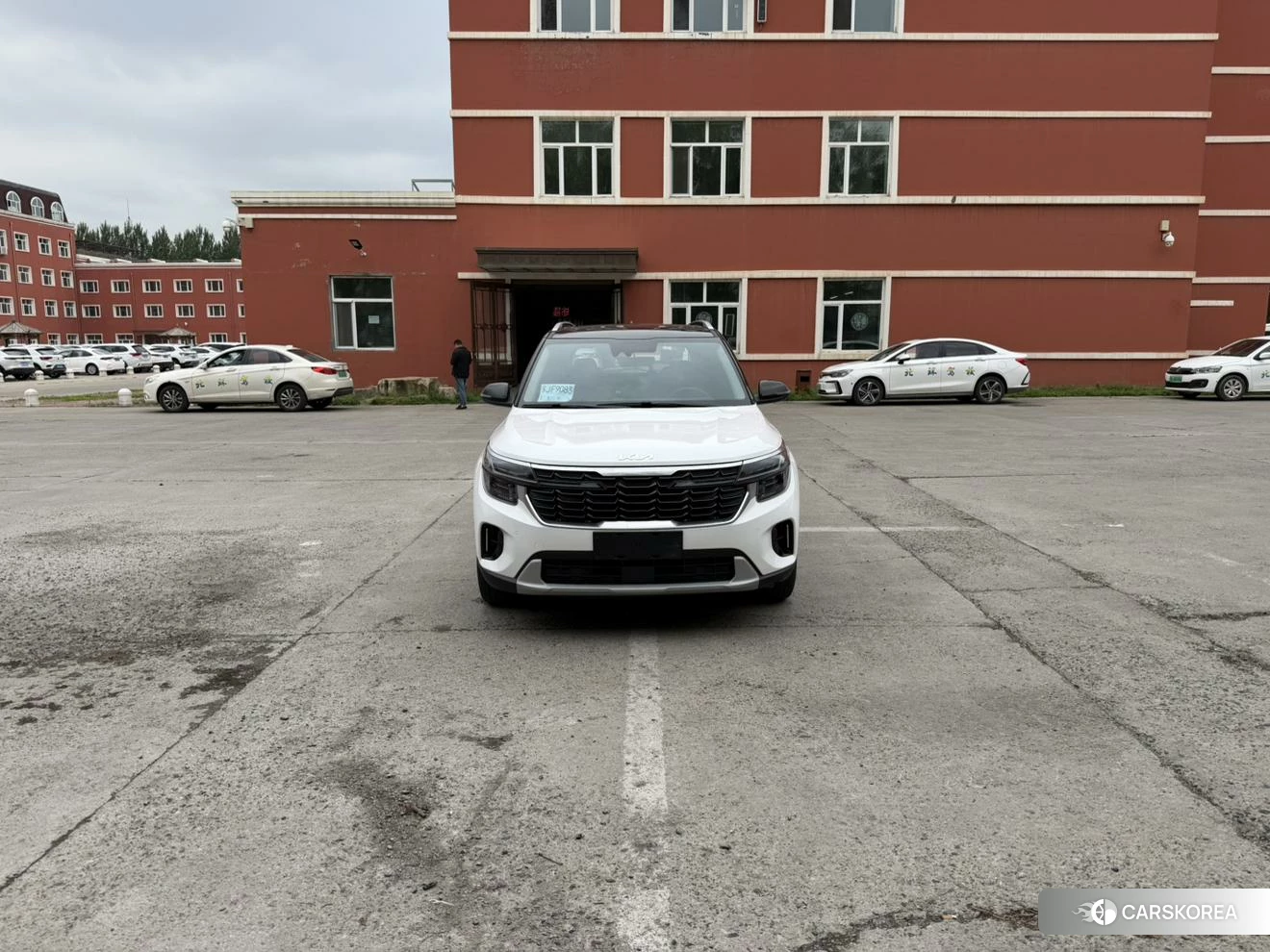 Kia Seltos 2023 Белый из Китая, фото 6