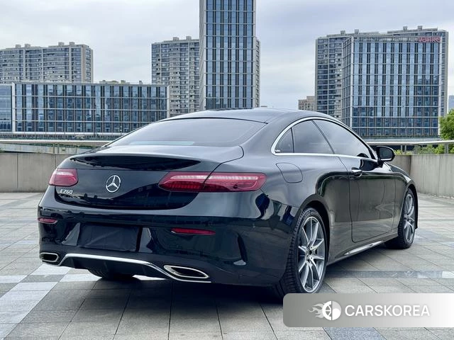 Mercedes-Benz E-Class 2023 Зеленый из Китая, фото 6