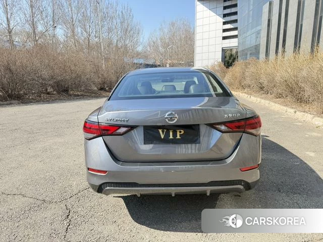 Nissan Sylphy 2022 Серебристо-серый из Китая, фото 6