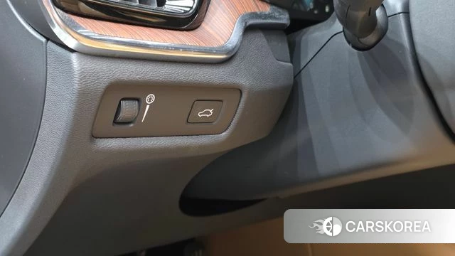 Volvo V60 Cross-Country 2nd Generation 2021 Белый из Кореи, фото 6