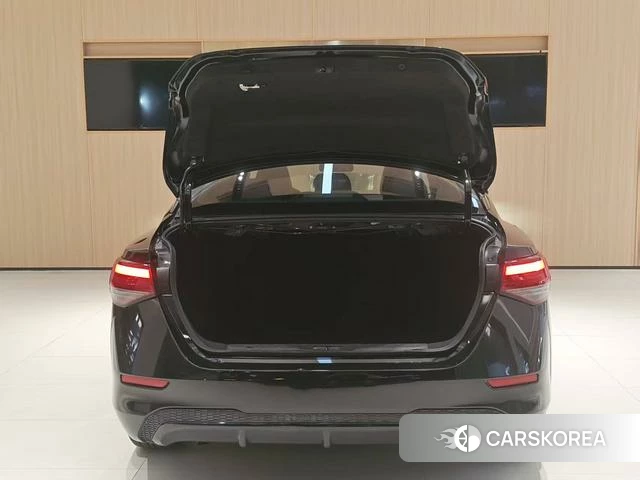 Nissan Sylphy 2022 Черный из Китая, фото 6