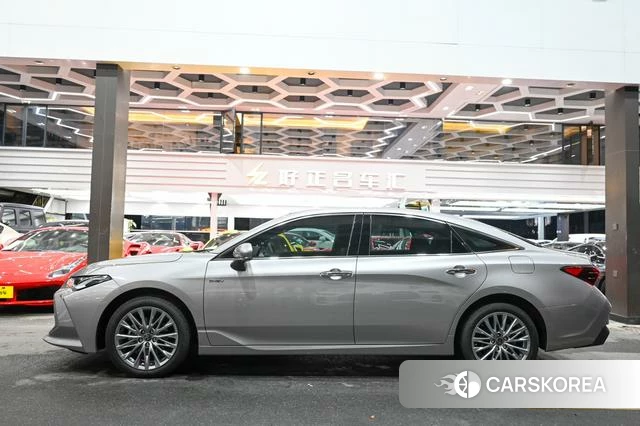 Toyota Avalon 2024 Серебристо-серый из Китая, фото 6