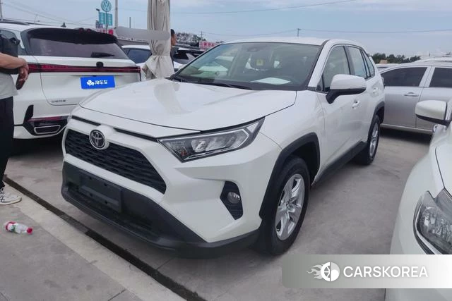 Toyota RAV4 2021 Белый из Китая, фото 6