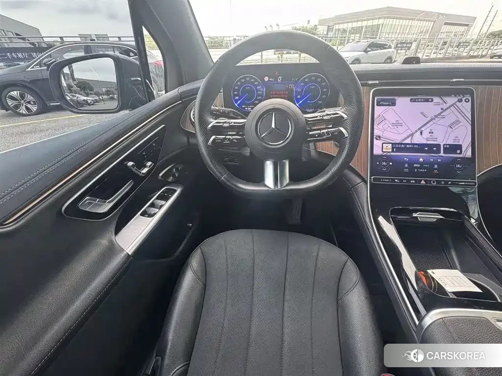 Mercedes-Benz EQE 2023 Champagne/brown из Китая, фото 6