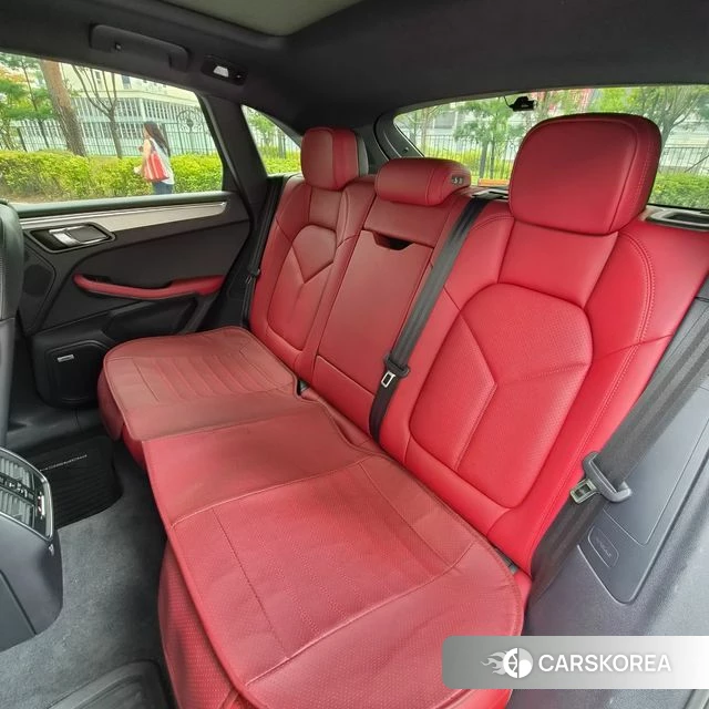 Porsche Macan 2023 Серебристо-серый из Кореи, фото 6