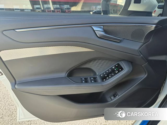 Audi A6 (C9) 2026 Белый из Кореи, фото 6