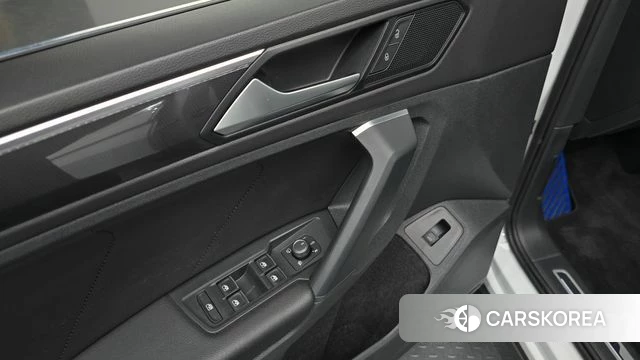 Volkswagen Tiguan second Generation 2020 Белый из Кореи, фото 6