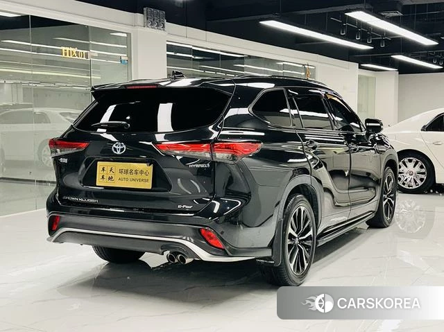 Toyota Crown 2021 Черный из Китая, фото 6