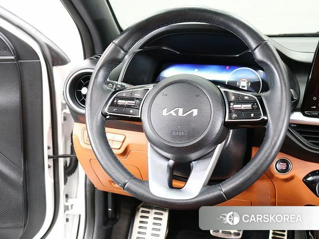 Kia The New K3 2nd generation 2023 Белый из Кореи, фото 6