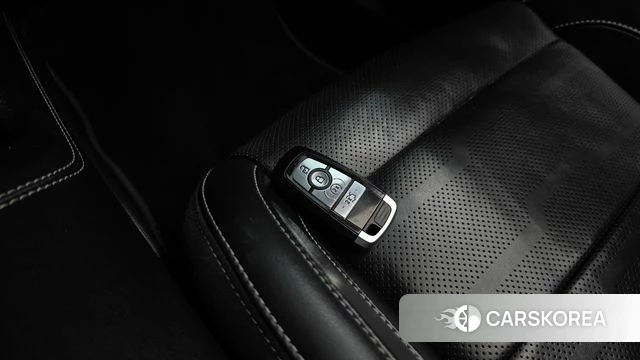 Ford Mustang 2019 Черный из Кореи, фото 6