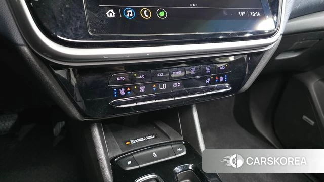 Chevrolet (GM Daewoo) Bolt EUV 2022 Серебряный из Кореи, фото 6