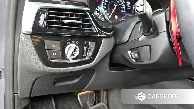 BMW 5 Series (G30) 2018 Серый из Кореи, фото 6