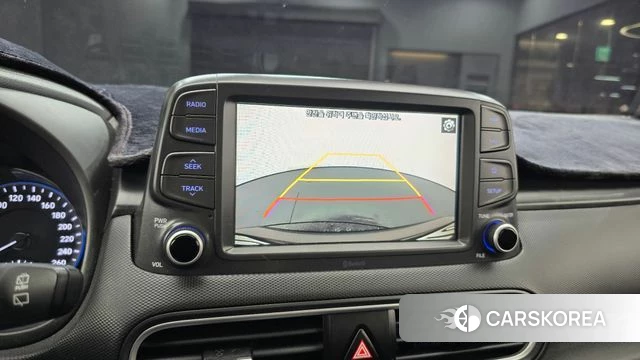 Hyundai Kona 2018 Серебристо-серый из Кореи, фото 6