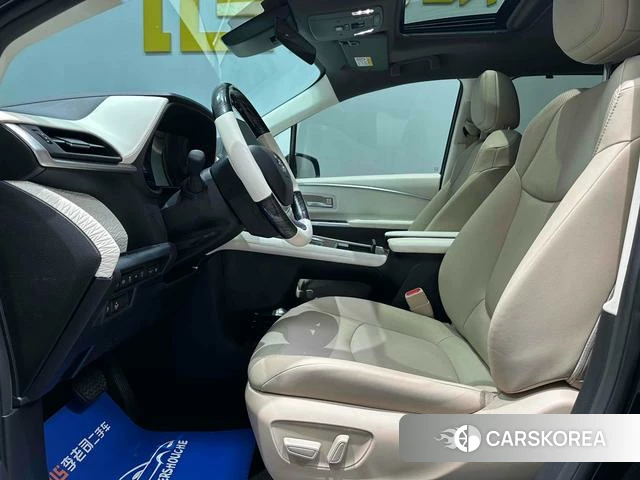 Toyota Granvia 2023 Черный из Китая, фото 6