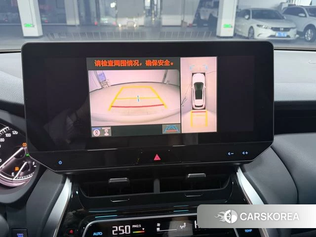 Toyota Harrier 2021 Белый из Китая, фото 6