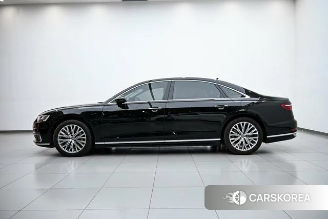 Audi A8 2022 Черный из Китая, фото 6