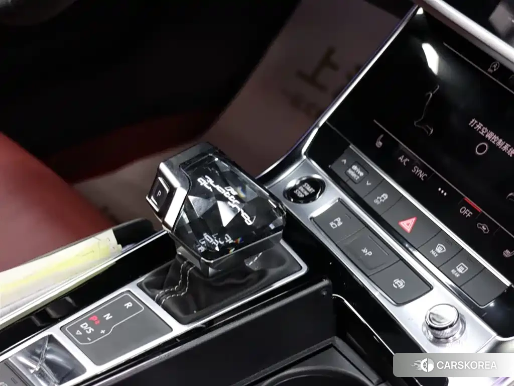 Audi A7L 2023 Silver/gray из Китая, фото 6