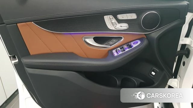 Mercedes-Benz GLC-Class X253 2023 Белый из Кореи, фото 6