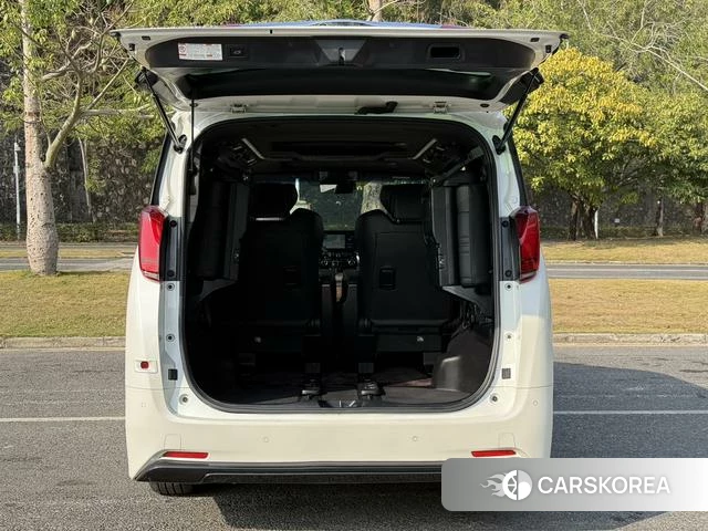 Toyota Alphard 2022 Белый из Китая, фото 6