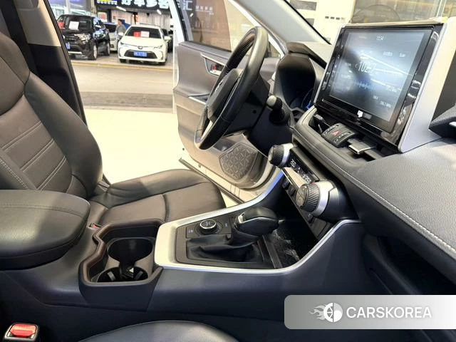 Toyota RAV4 2022 Белый из Китая, фото 6