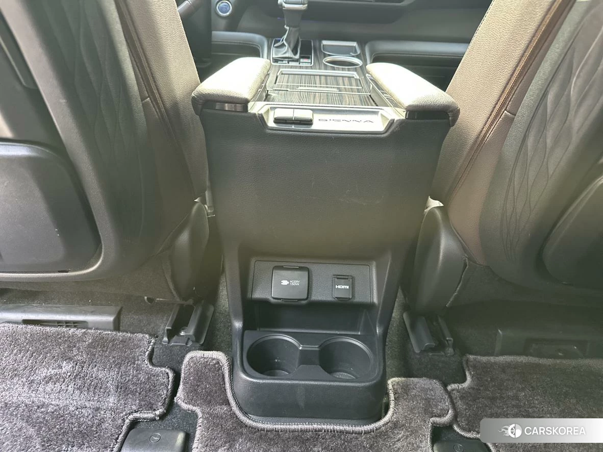Toyota Sienna 2021 Серебристо-серый из Китая, фото 6