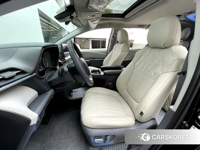Toyota Sienna 2026 Черный из Китая, фото 6