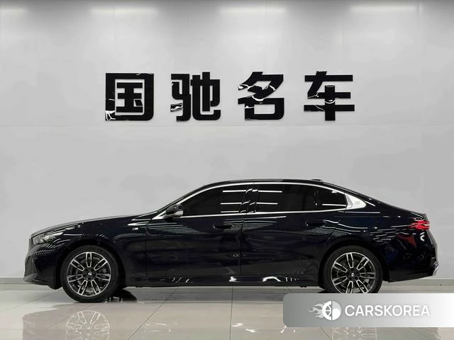 BMW 5 series 2025 Черный из Китая, фото 6