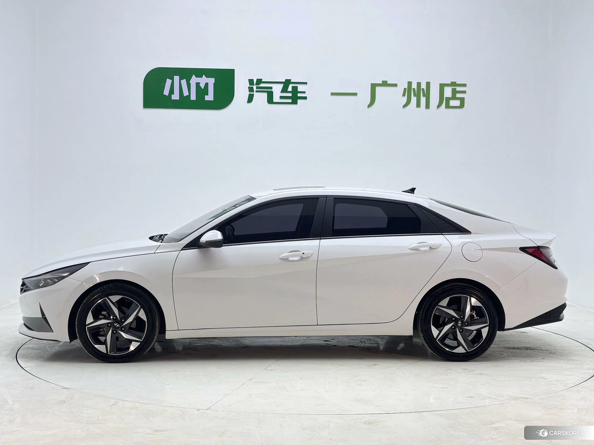 Hyundai Elantra 2022 Белый из Китая, фото 6