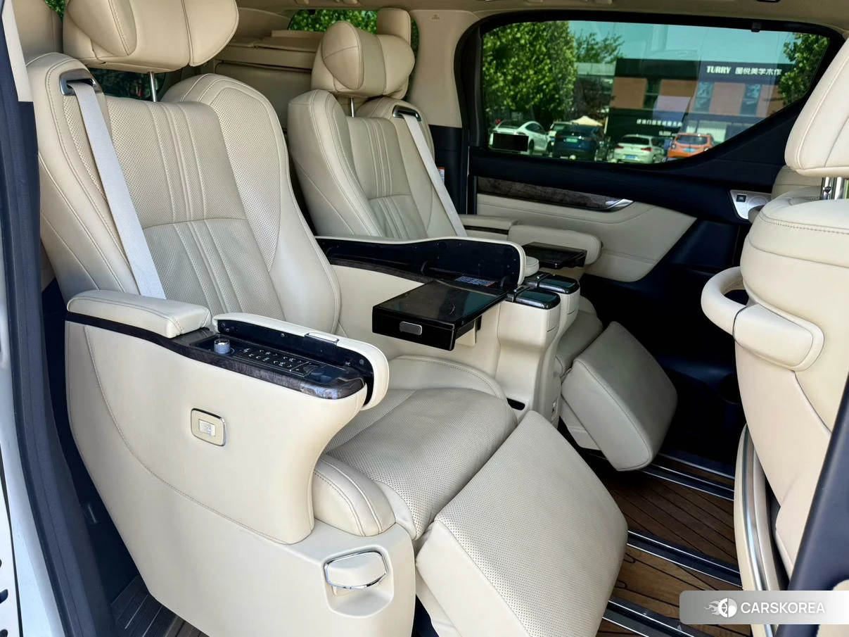 Toyota Alphard 2021 Белый из Китая, фото 6