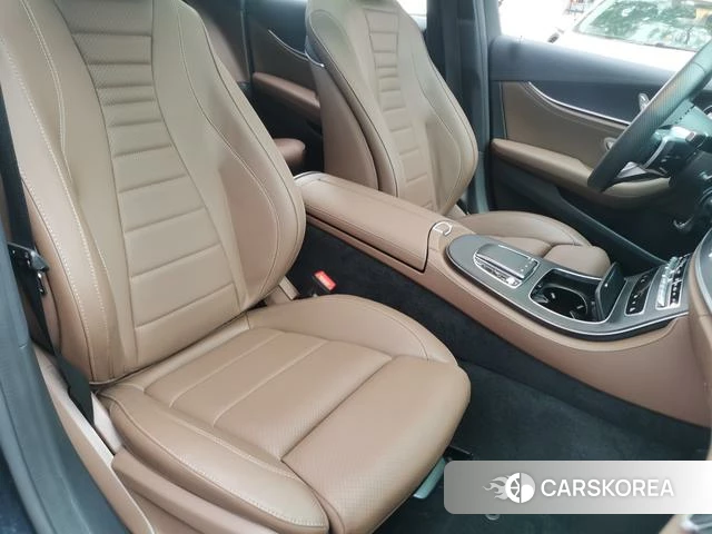 Mercedes-Benz E-Class 2023 Черный из Китая, фото 6